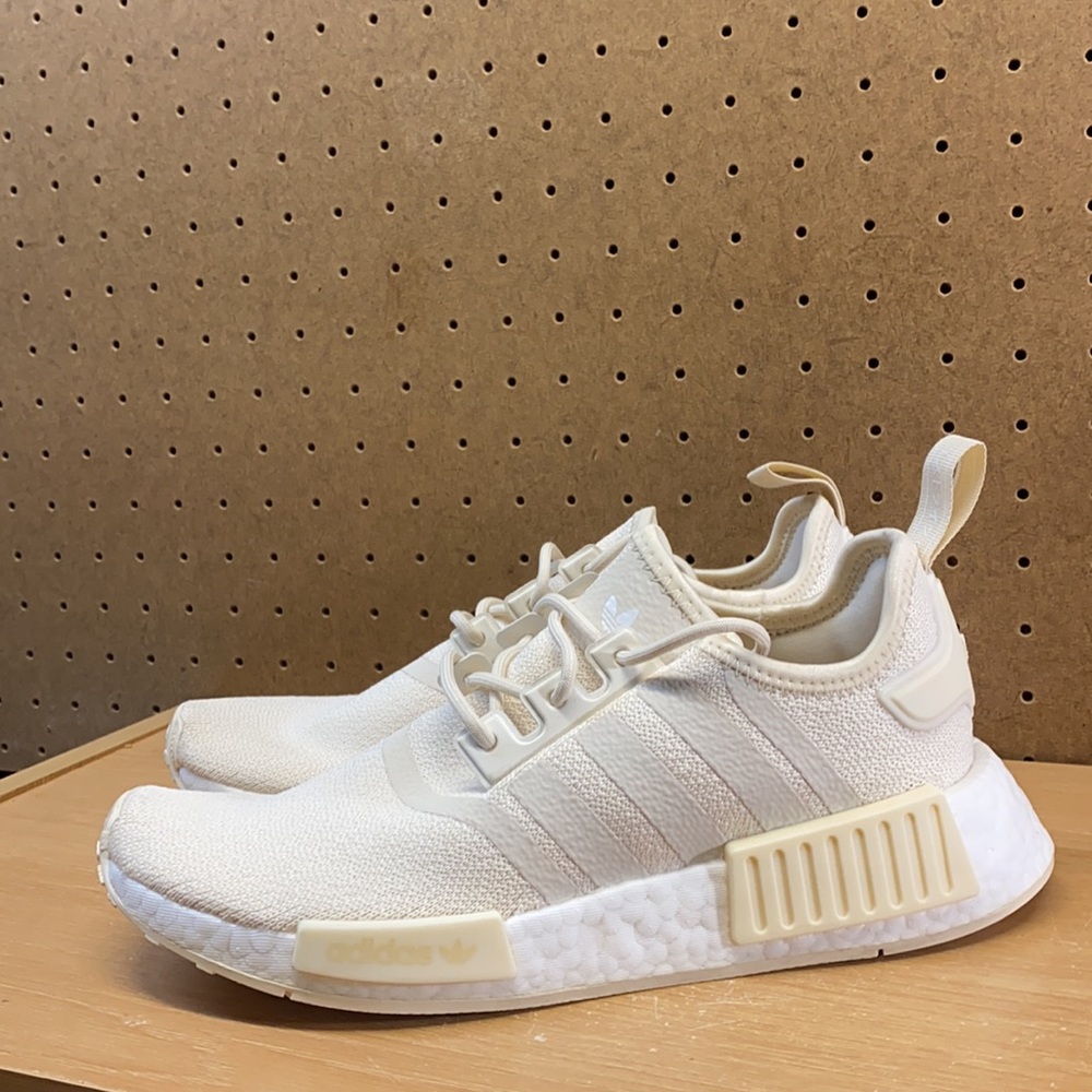Adidas NMD R1 Wonder White Size 7 Women’s Sneakers